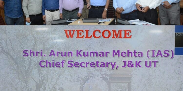 Mehta launches e‐services, website of Floriculture Deptt