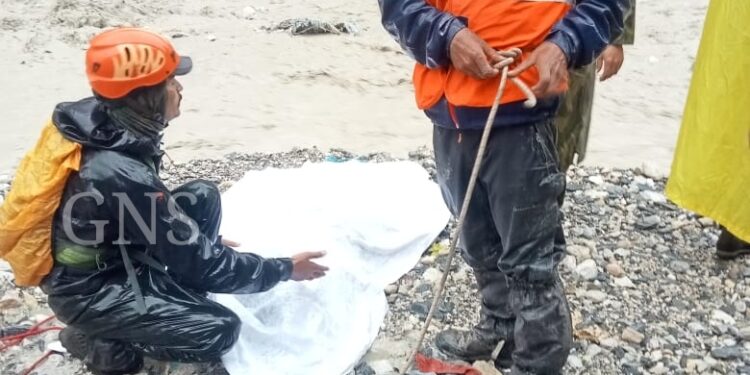 4 Yatris die, more casualties feared in flash floods triggered by cloud burst in Baltal