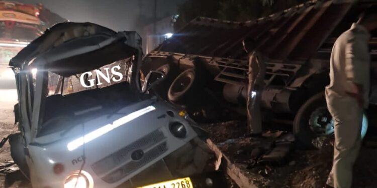 3 minors among 4 killed, 15 injured in overnight accident in Samba