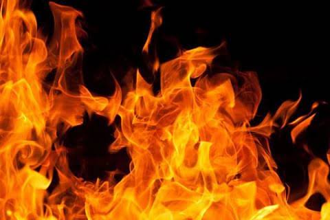 4 Families Rendered Homeless After Fire Guts Their Joint House In Rainawari Srinagar