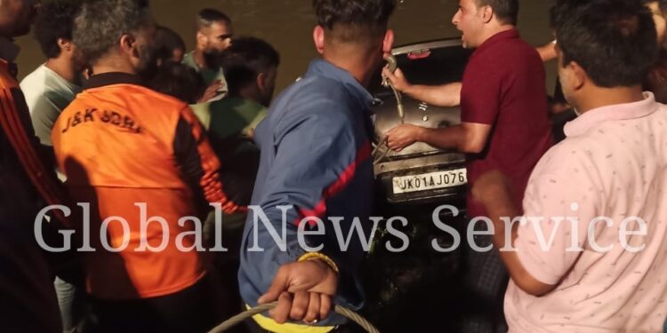 Woman Killed, Another Injured After Car Plunges Into Doodhganga Stream in Barzulla