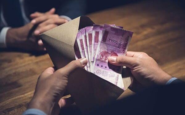 Tehsildar, His Clerk in Srinagar Arrested While Accepting Bribe: ACB
