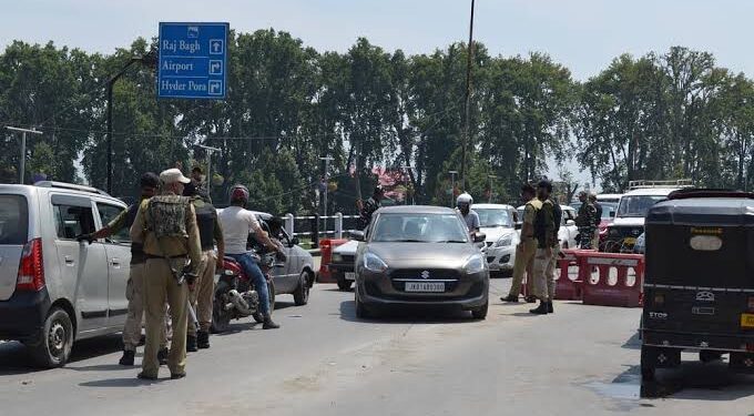 Police Warns Of ‘Legal Action’ If Front, Rear HSNP Not Affixed In Vehicles