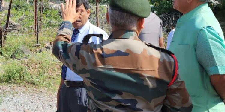 LG Manoj Sinha Visits Forward Areas in Poonch, Reviews Prevailing Security Situation Along Border