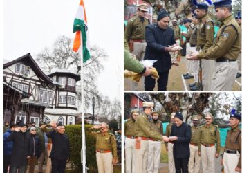 Div Com Kashmir unfurls National Flag at Office Premises