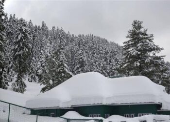 Rains, Snow in J&K; Gulmarg receives 8 inches of fresh snowfall