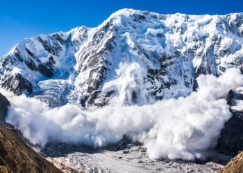 JKDMA Issues Avalanche Warning for 10 Districts