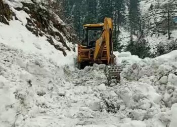 6 Days On, 5 Villages Along LoC in Boniyar Cut off With Rest of Kashmir