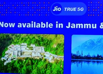 Sinha launches Jio True 5G Services for J&K