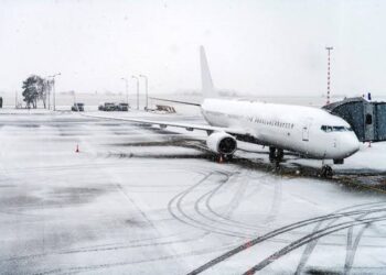 No flight operation amid snowfall, low visibility in Kashmir
