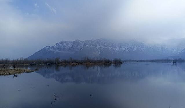 Mercury Plunges Amid Dry Weather In Kashmir, Minus 4.0°C in Srinagar
