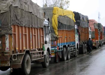 1-way traffic restored on Jammu-Srinagar highway after several hours’ closure