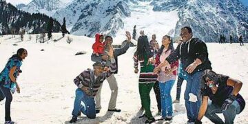 Progressing J&K: J&K Tourism industry booming; record 1.88 Cr tourist footfall witnessed in 2022