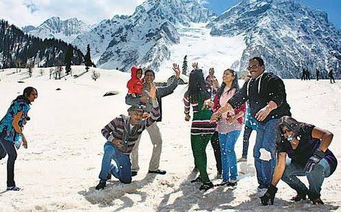 Progressing J&K: J&K Tourism industry booming; record 1.88 Cr tourist footfall witnessed in 2022