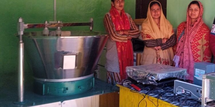 Int’l Women’s Day Special: Breaking Stereotypes, Shahnaza 3 Other Women Run Milk Processing Plant at Udhampur