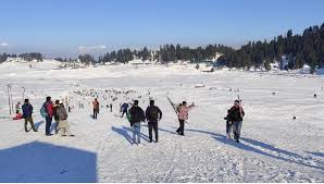 Kashmir Witnesses Arrival of Over 1 Lac Tourists in February: Director Tourism