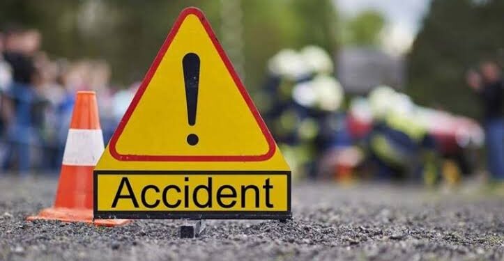 2 persons killed, 12 Injured as matador turns turtle in Rajouri