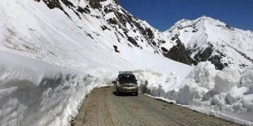 Sinthan Pass Road Closed for All Sorts of Movement Till March 18: Authorities