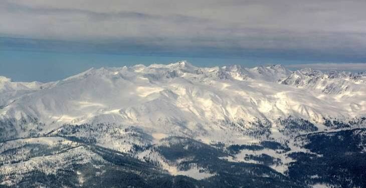 Light snowfall in Gulmarg, cloudy-dry weather forecast in J&K
