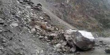 Trucker Injured After Hit By Shooting Stone along Panthayal in Ramban