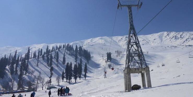 Gulmarg receives 5cm snowfall, light rains in plains in J&K