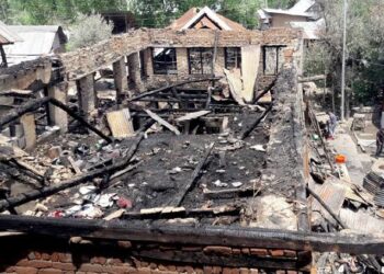 Massive Fire Damaged 2 Residential Houses in Rainawari