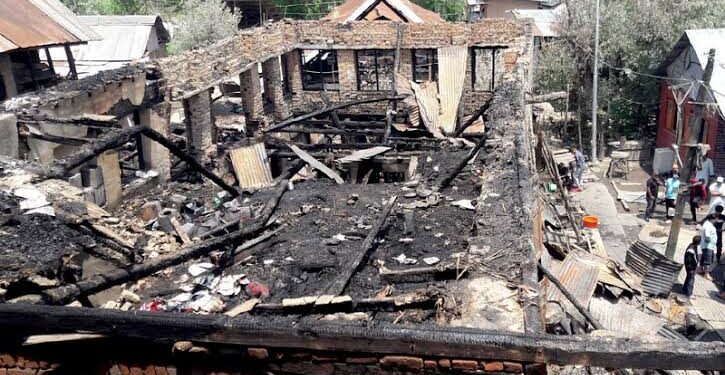 Massive Fire Damaged 2 Residential Houses in Rainawari