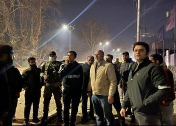 Div Com Kashmir takes late night tour of City