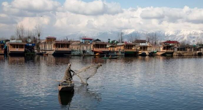 Amid Dry Weather, Night Temp Records Fall in Kashmir, Rise In Jammu