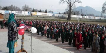 Schools Reopen In Kashmir Valley, Parents Unhappy Over ‘Too Early’ Timings In Srinagar