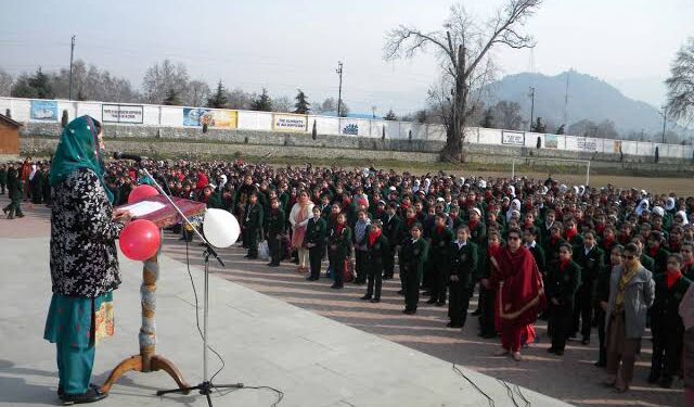 Schools Reopen In Kashmir Valley, Parents Unhappy Over ‘Too Early’ Timings In Srinagar