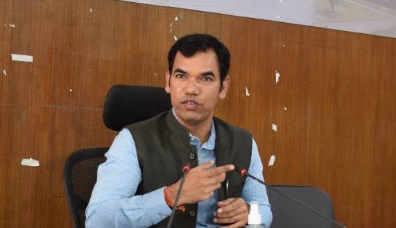 School timings in Srinagar changed to avoid traffic jams: Div Com Kashmir