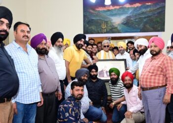 All J&K Transport Welfare Association; delegation from Dudu calls on Lt Governor