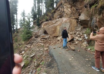 Zirhama – Jumgund Road Blocked Due to Landslide