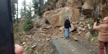 Zirhama – Jumgund Road Blocked Due to Landslide