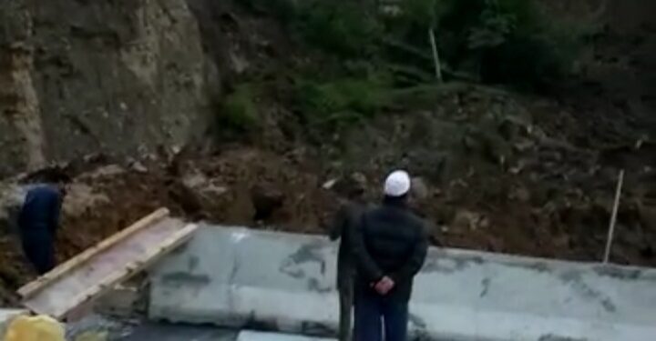 Landslide Hits Truck Along Jammu-Srinagar Highway, 2 Persons Injured