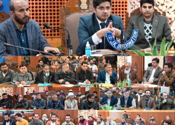 DM conducts tour of Shopian Town; visits Historical Jamia Masjid, Clock Tower, Culture Hub