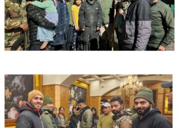 ‘Tourist Family Rescued from Kongdori Gulmarg’