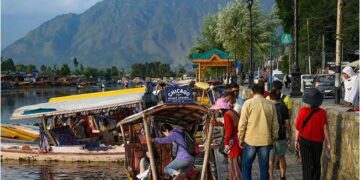 Dir Tourism for strict action against overcharging of sightseers