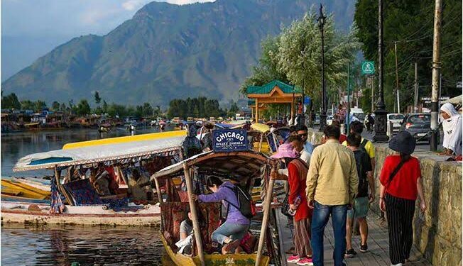 Dir Tourism for strict action against overcharging of sightseers