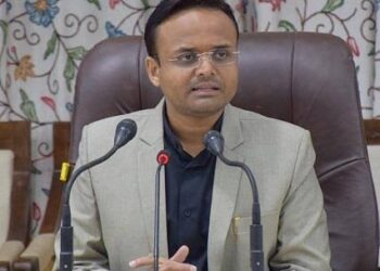 DC Kupwara Directs Respective Tehsildars, Officials to Record Losses Due to Heavy Rainfall, Hailstorm