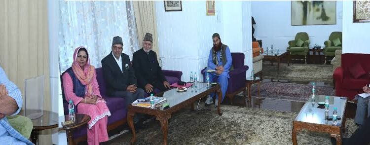 Chairperson and members of J&K Haj Committee calls on Lt Governor