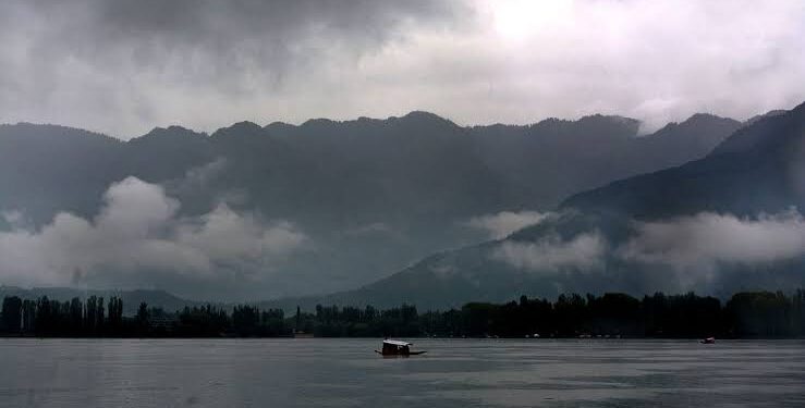 MeT predicts widespread rain in Kashmir, light shower in Jammu division