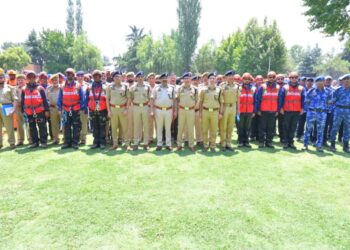 DGP Reviews preparedness of MRTs for Amarnath Yatra