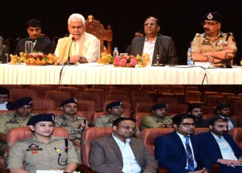 Credit of successful G20 meeting must go to team of officials: LG
