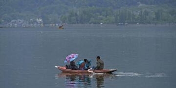 Rains lash parts of Kashmir, Jammu region; MeT predicts more at scattered places