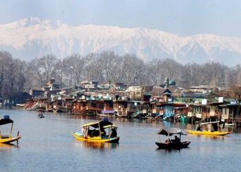 Night temperature falls amid forecast for isolated light rains in J&K