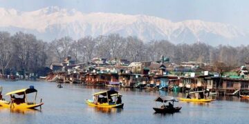 Night temperature falls amid forecast for isolated light rains in J&K
