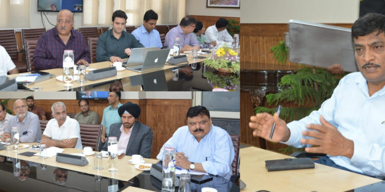 CS reviews progress of smart cities
