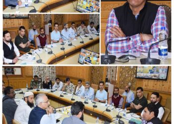 Ensure all facilities for smooth facilitation of Hajj Pilgrims upon arrival at Airport: Div Com Kashmir to Officers